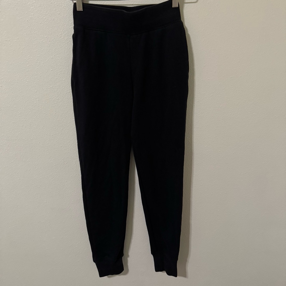 Aritzia TNA Airy Fleece Perfect Pocket Jogger Sweatpants Black Mid Rise-XS